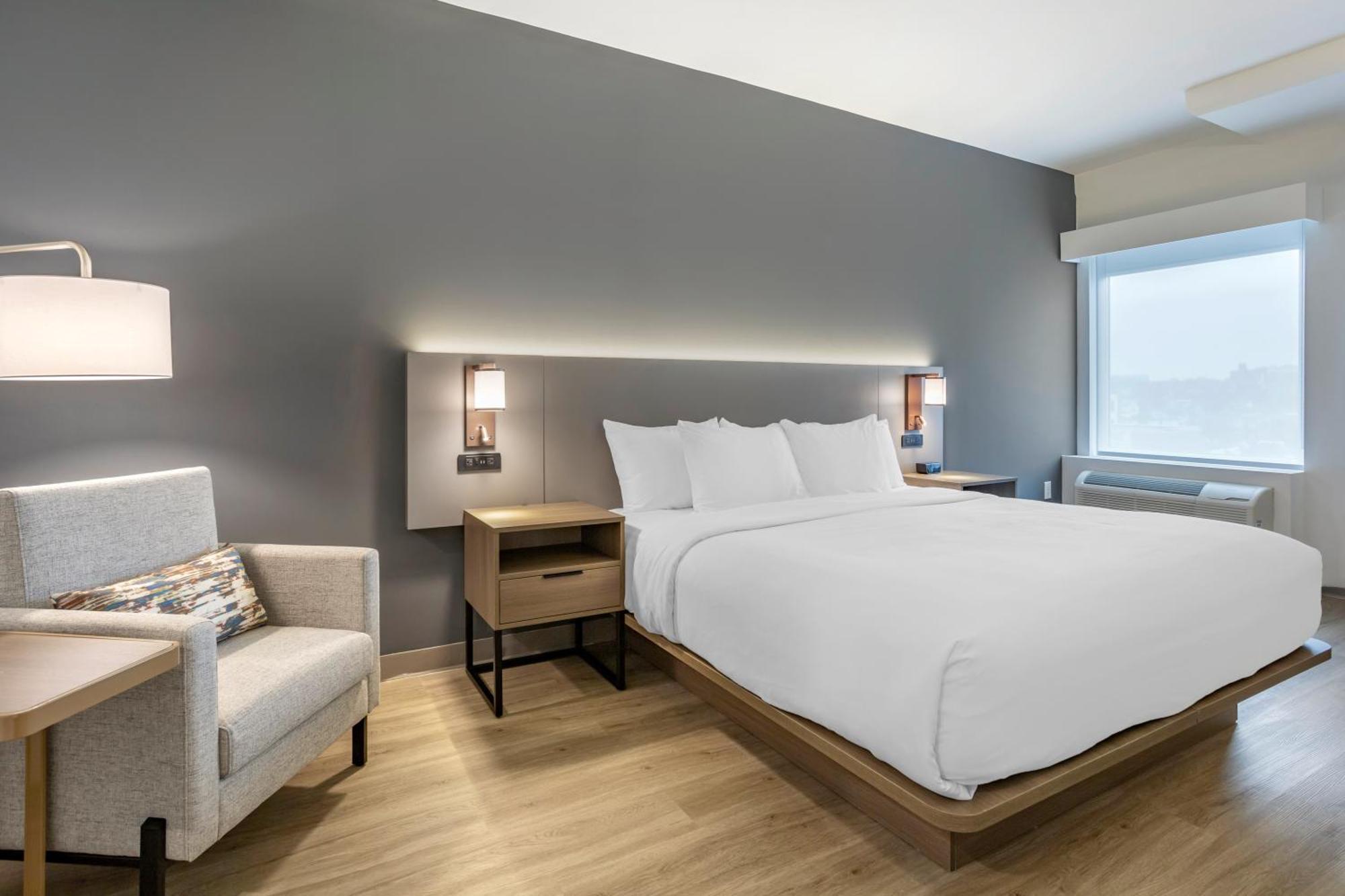 Comfort Inn & Suites Newark Liberty International Airport Bagian luar foto