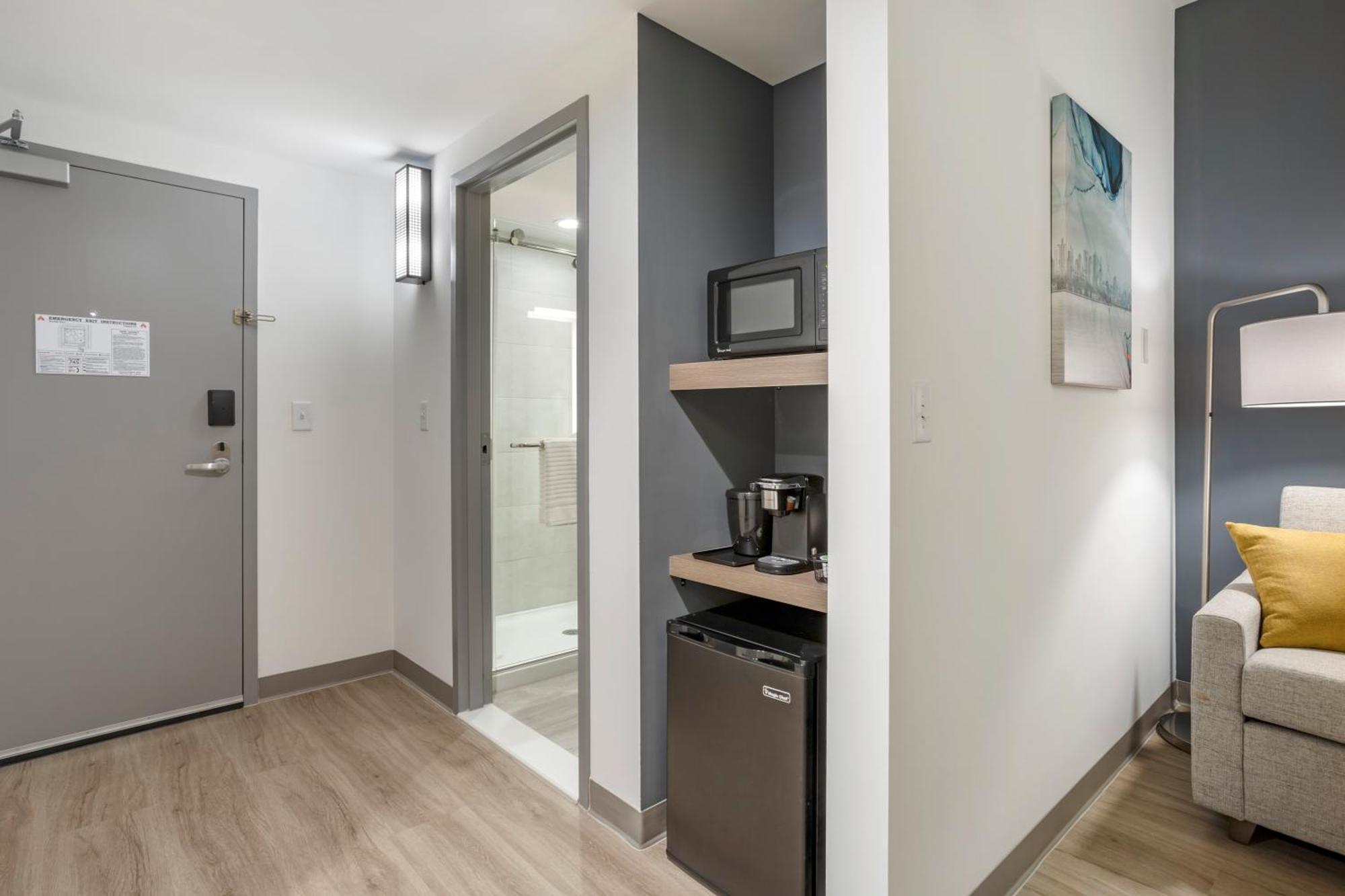 Comfort Inn & Suites Newark Liberty International Airport Bagian luar foto