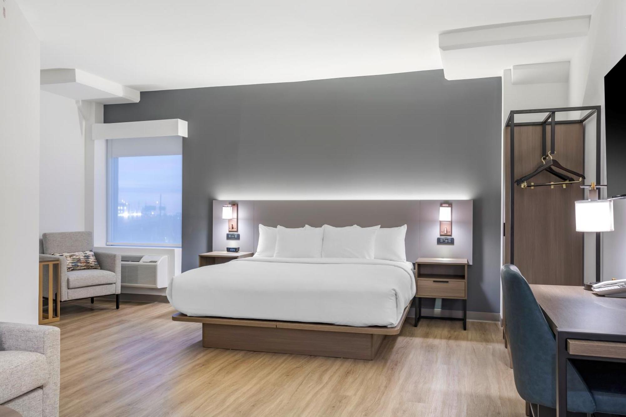 Comfort Inn & Suites Newark Liberty International Airport Bagian luar foto