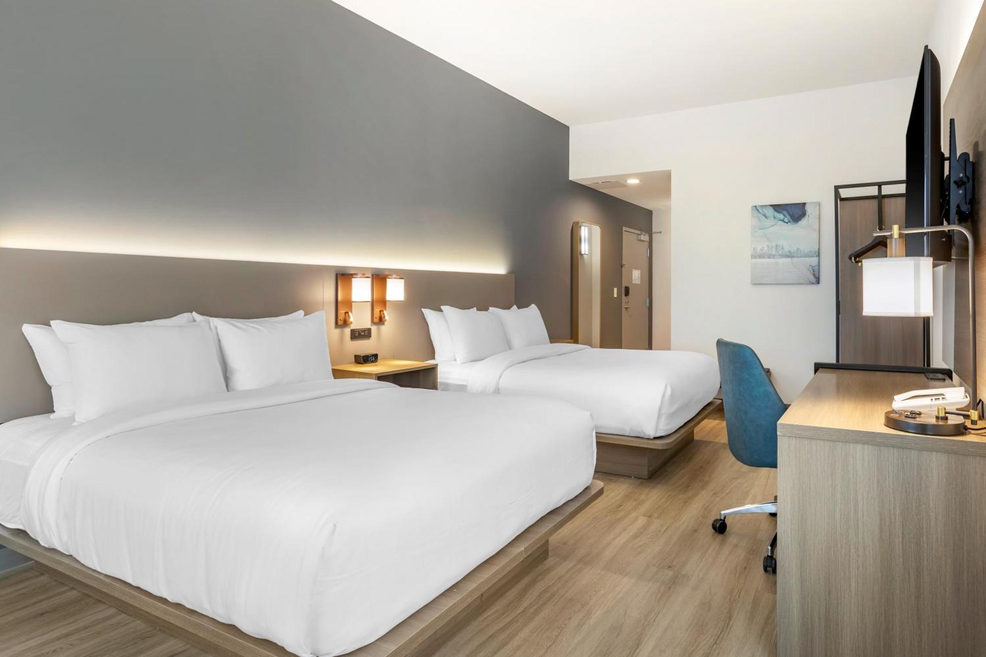 Comfort Inn & Suites Newark Liberty International Airport Bagian luar foto