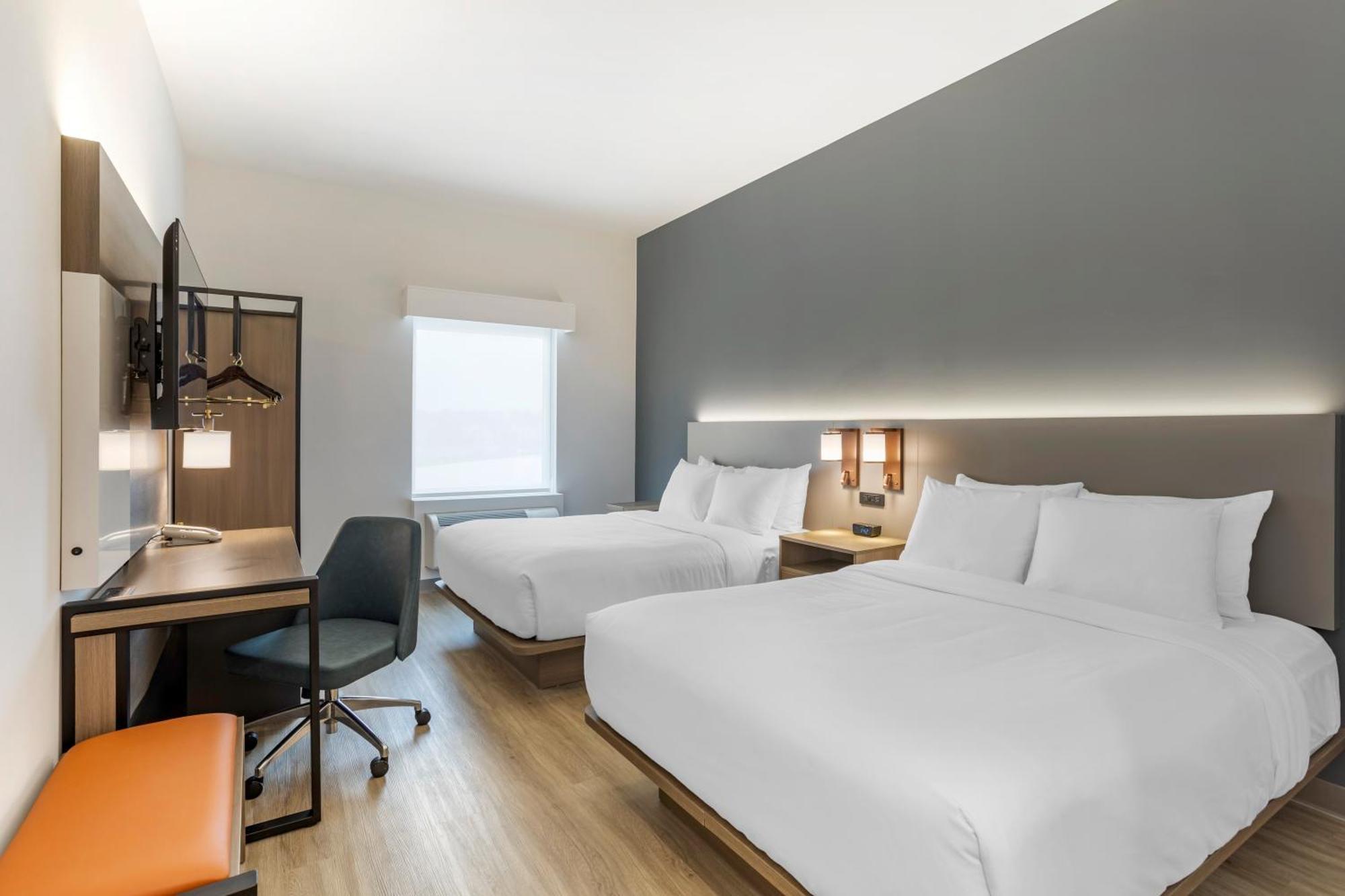 Comfort Inn & Suites Newark Liberty International Airport Bagian luar foto