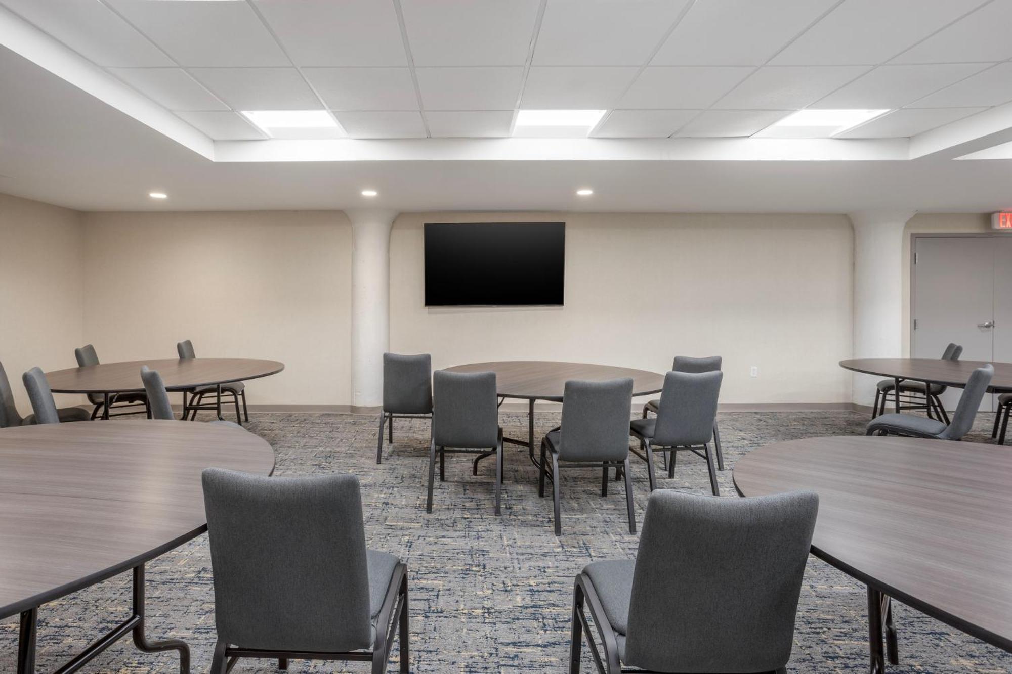Comfort Inn & Suites Newark Liberty International Airport Bagian luar foto