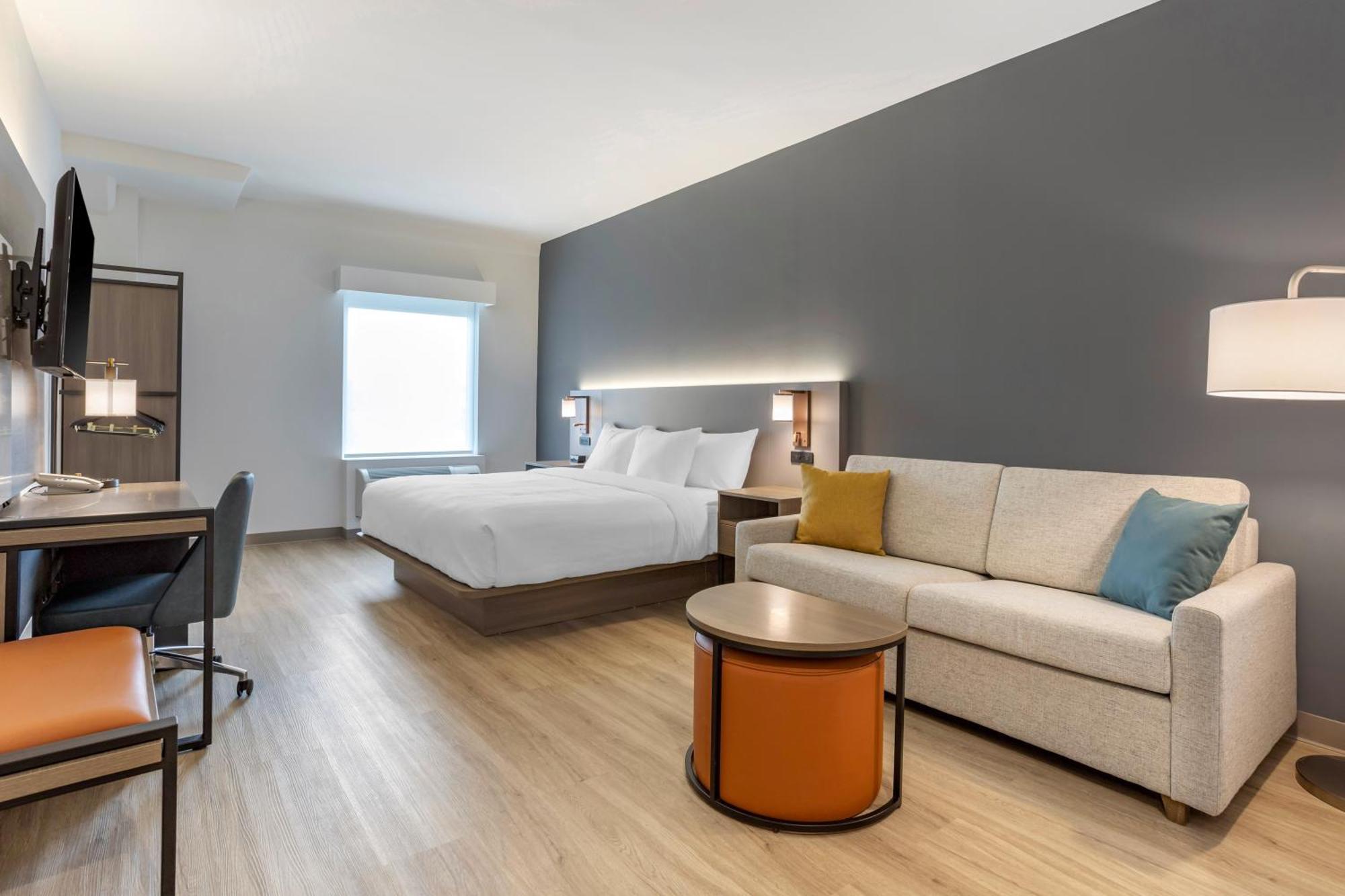 Comfort Inn & Suites Newark Liberty International Airport Bagian luar foto