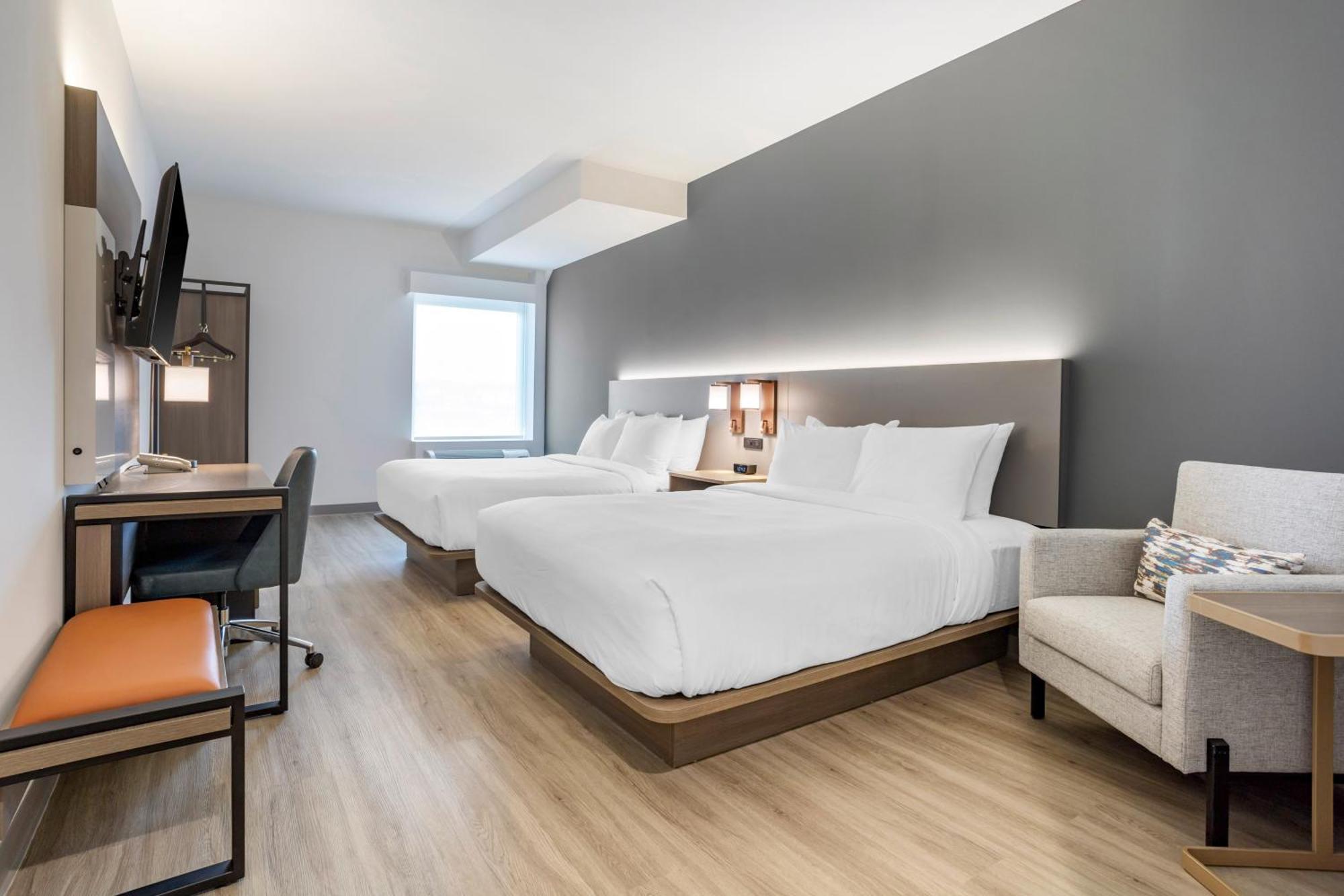 Comfort Inn & Suites Newark Liberty International Airport Bagian luar foto