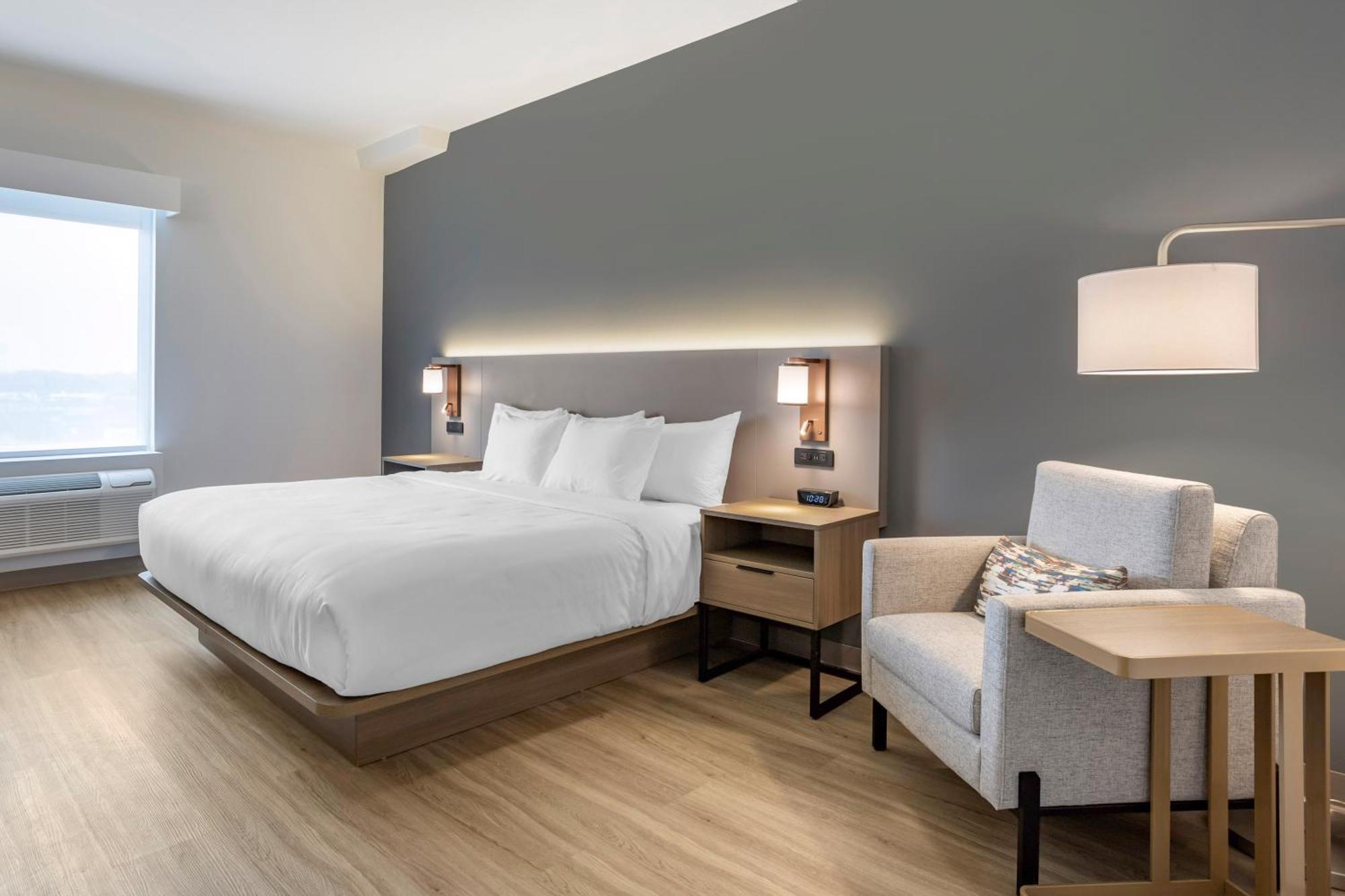 Comfort Inn & Suites Newark Liberty International Airport Bagian luar foto