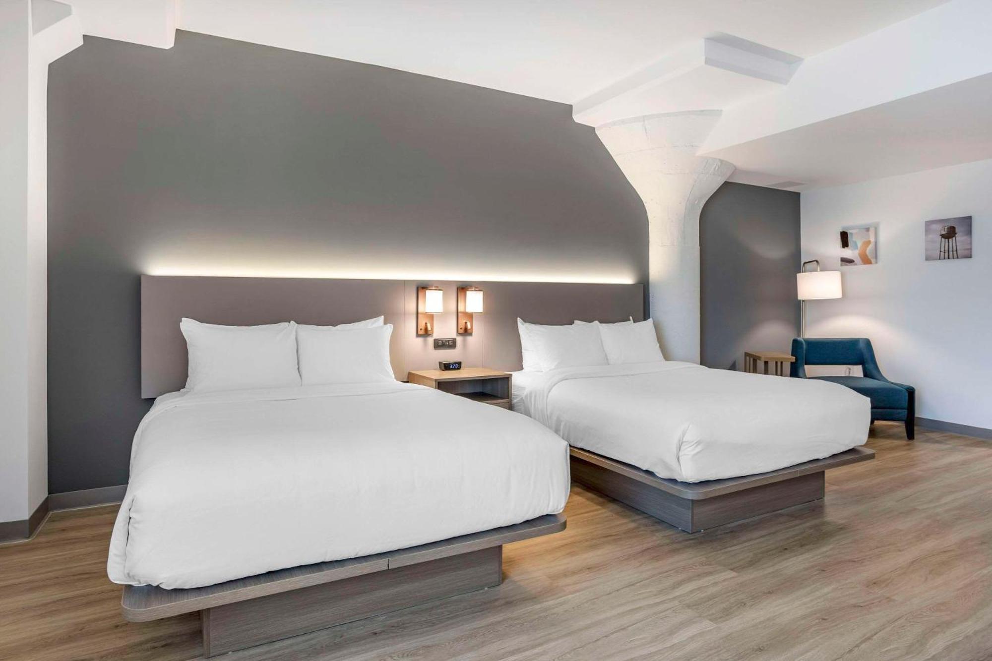 Comfort Inn & Suites Newark Liberty International Airport Bagian luar foto