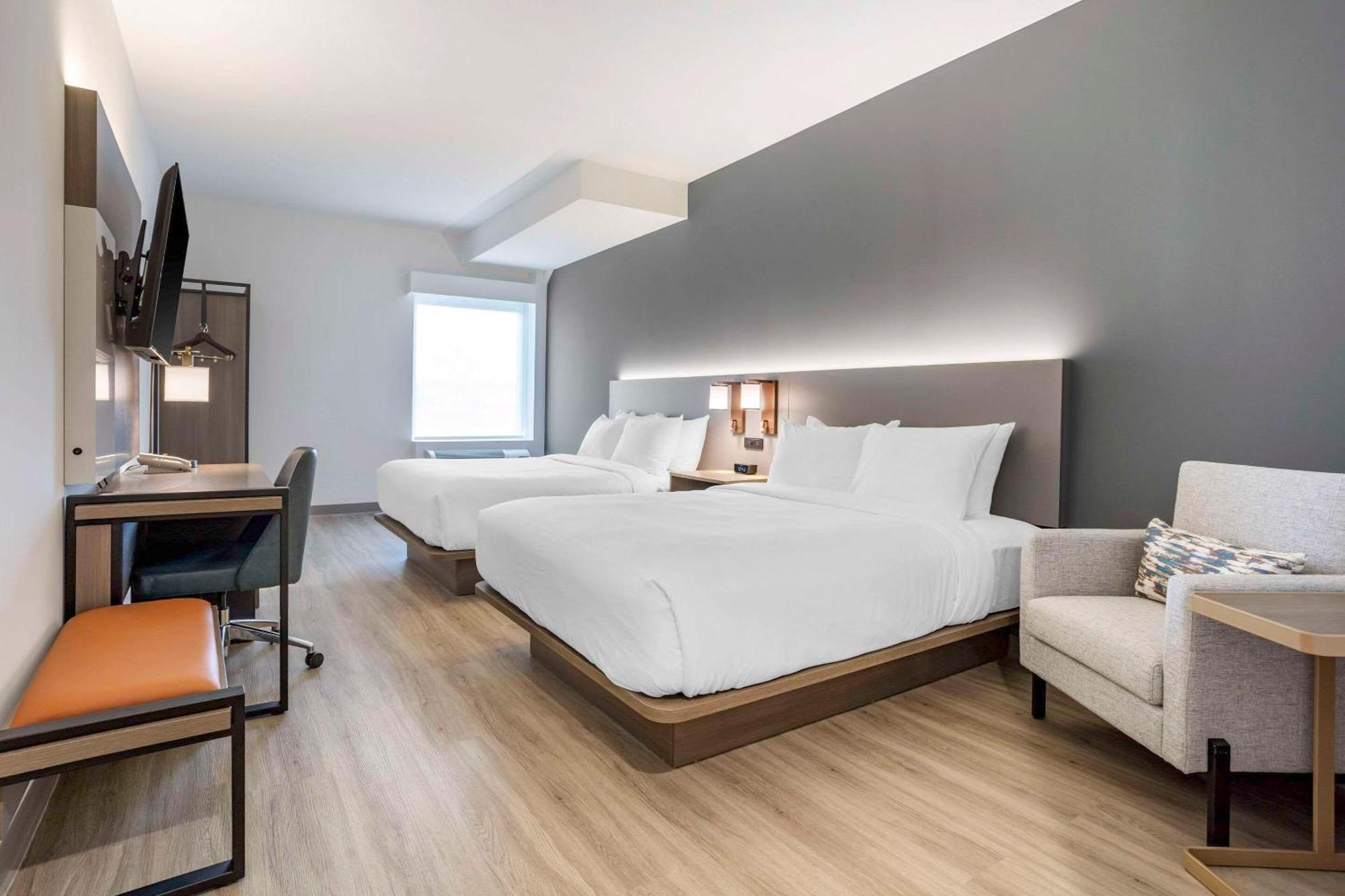 Comfort Inn & Suites Newark Liberty International Airport Bagian luar foto